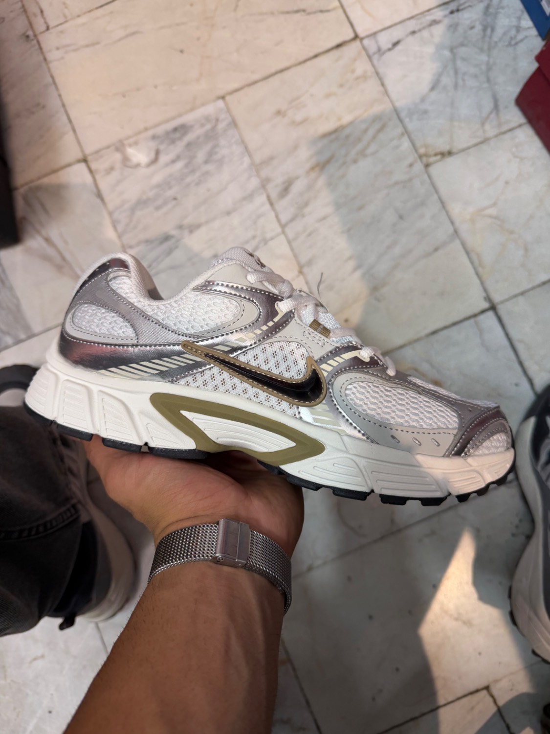 NIKE V5K سفید طوسی